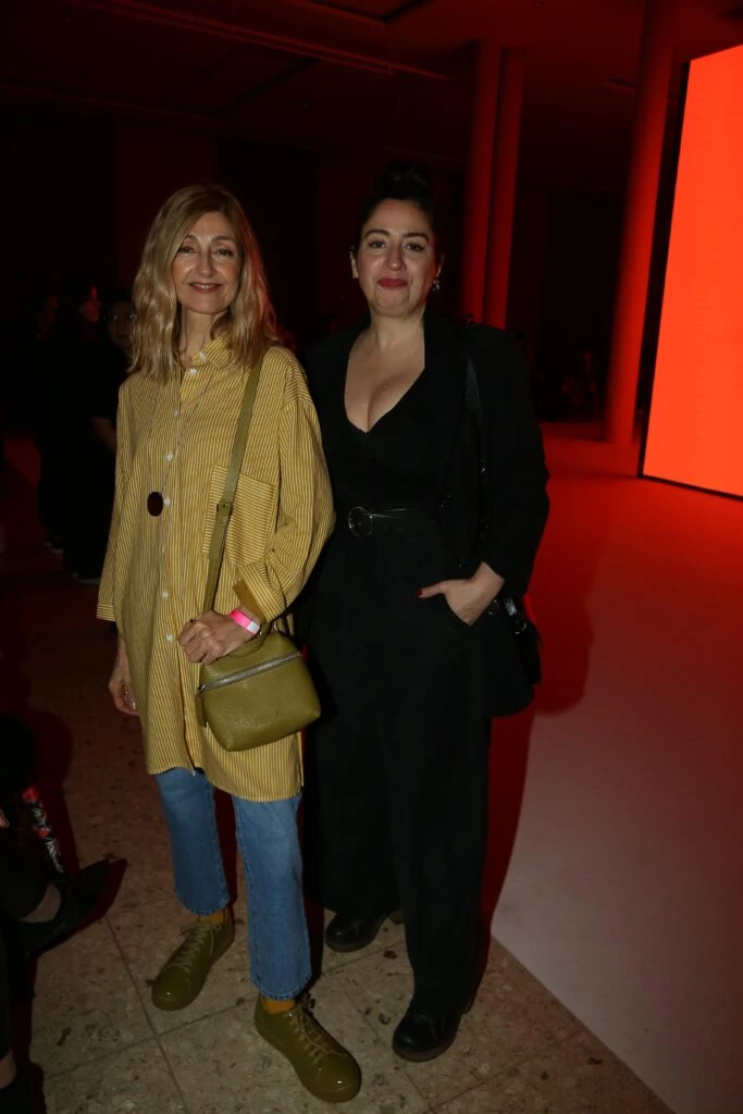 Carola Reyna y Muriel Santa Ana.