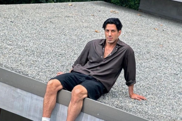 Jwan Yosef, el ex de Ricky Martín, sorprendió al mostrarse muy sexy en una producción de fotos