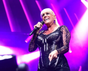 Quiénes son Benicio y Julia, los nietos de Valeria Lynch que presentó públicamente en dos de sus shows