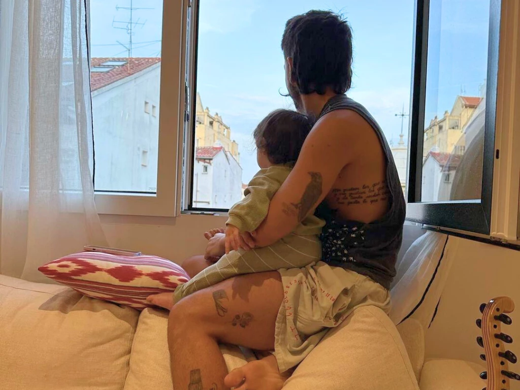 Camilo y su hija, Índigo