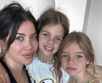 Francesca e Isabella Icardi practican gimnasia