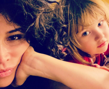 Rita, la hija de Julia Mengolini, fue periodista por 1 día y sorprendió con su naturalidad en cámara