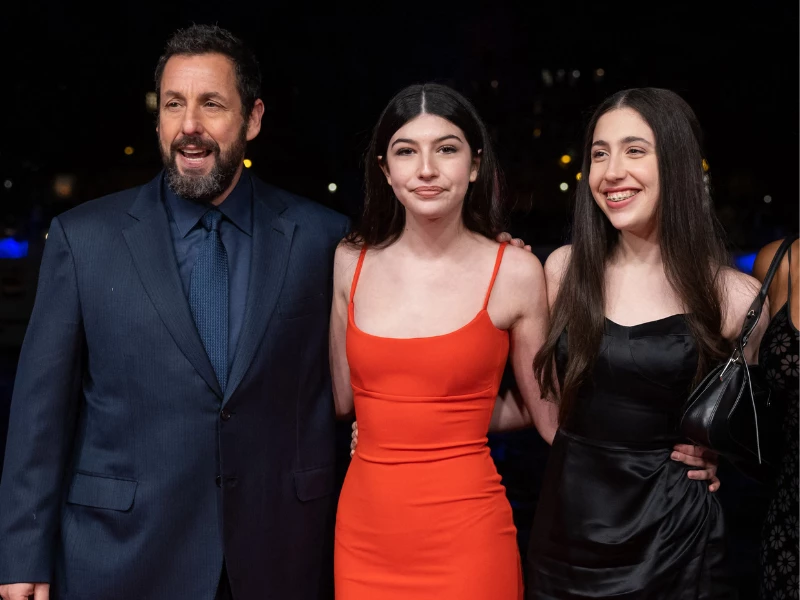 Adam Sandler y sus hijas adolescentes Sunny y Sadie