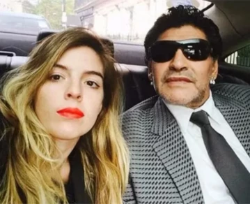 Dalma Maradona y su padre, Diego Maradona.