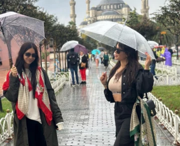 Zaira Nara y Wanda en Estambul