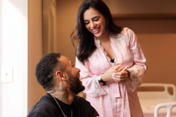 Neymar y Bruna reciben a su primera hija