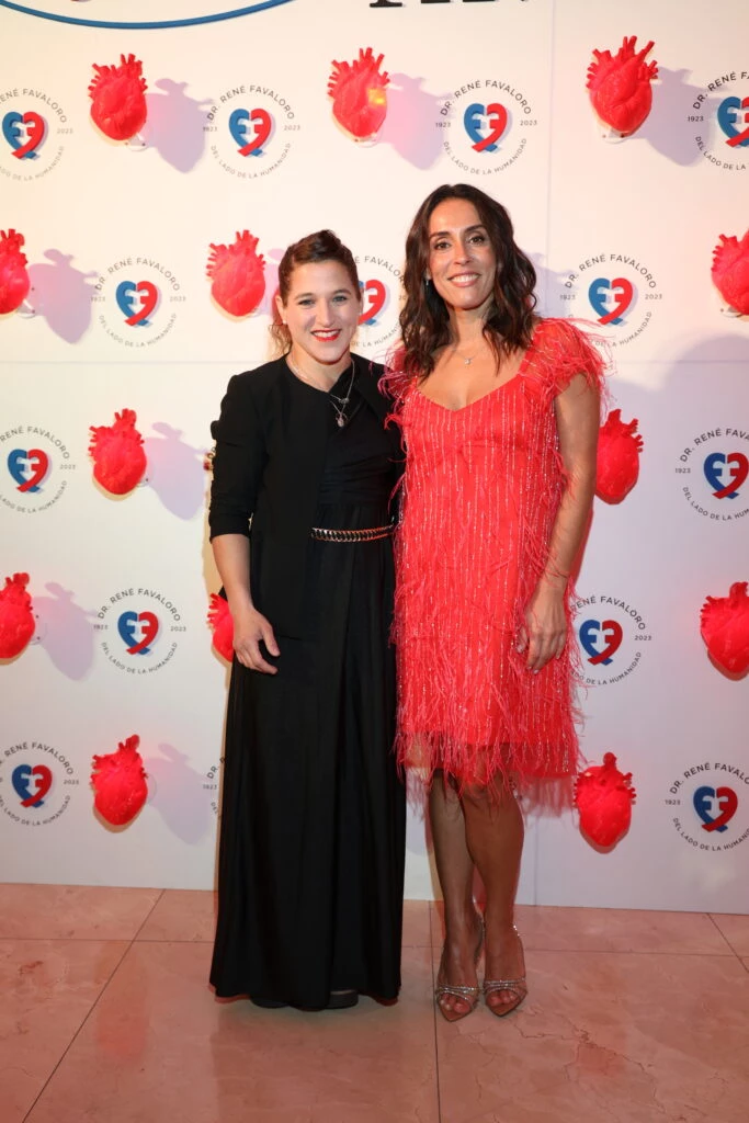Laura Favaloro junto a Paula Pareto.