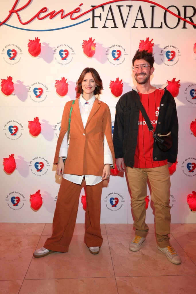 Mónica Antonopulos junto a Matías Cadaveira.