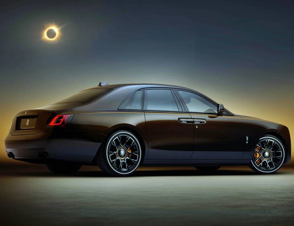 Rolls-Royce Black Badge Ghost Ékleipsis