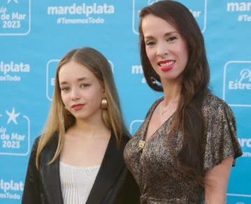 Victoria Onetto junto a su hija Eva Caballero