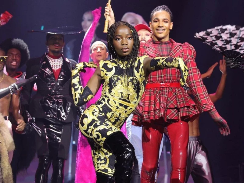 Estere, la hija de 11 años de Madonna que se come el escenario en el 'Celebration Tour'