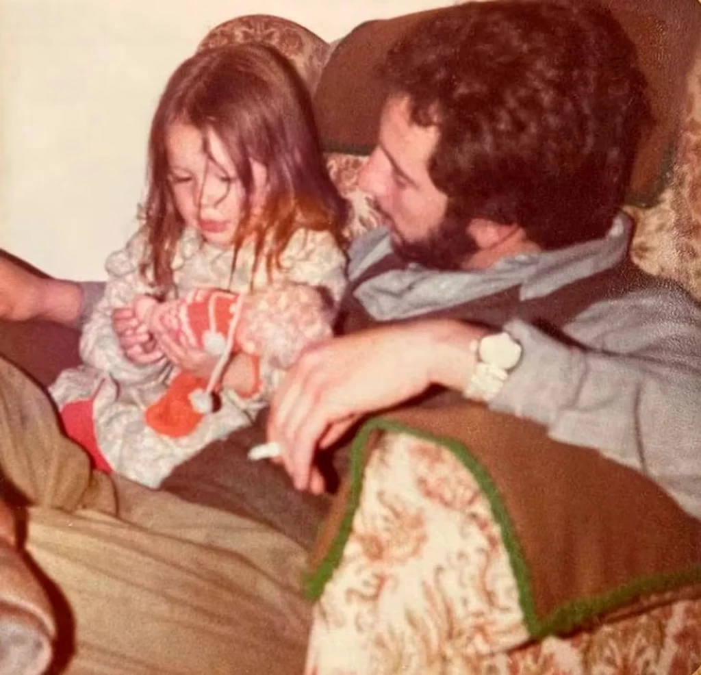 Una de las pocas fotos que Pampita tiene de recuerdo junto a su papá.