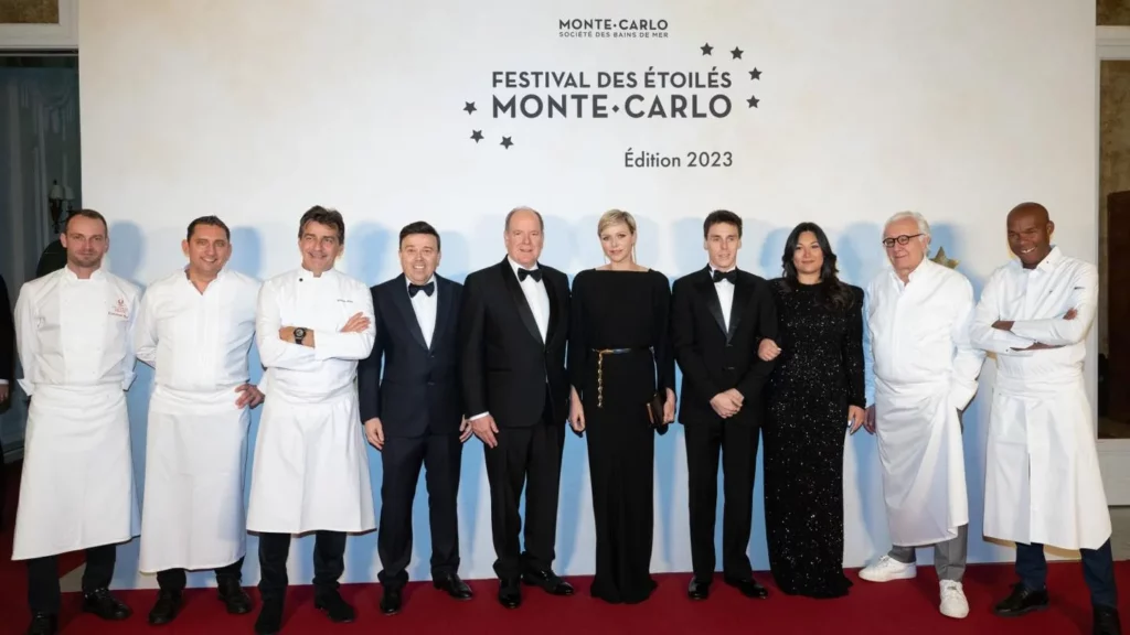 Los príncipes de Mónaco junto a los chef Michelin.