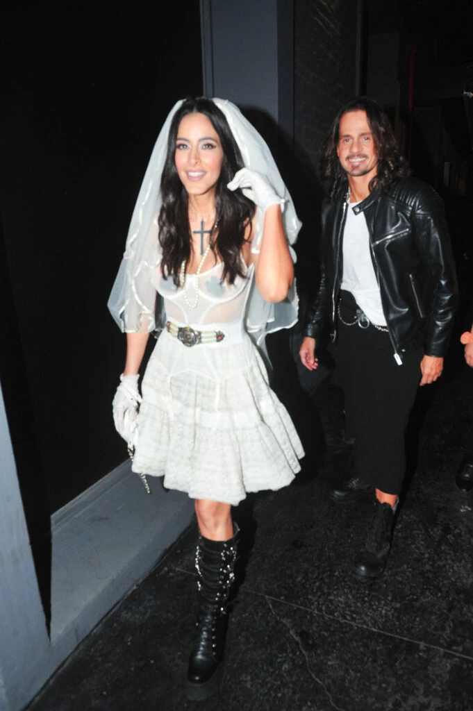 Christian Sancho y Celeste Muriega llegando a su despedida de solteros.