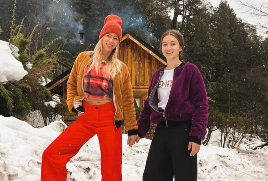 Nicole Neumann e Indiana Cubero en uno de los últimos viajes que hicieron juntas.