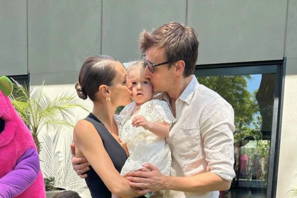 Pampita y Roberto con Ana García Moritán