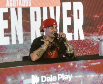 Duki en conferencia de prensa