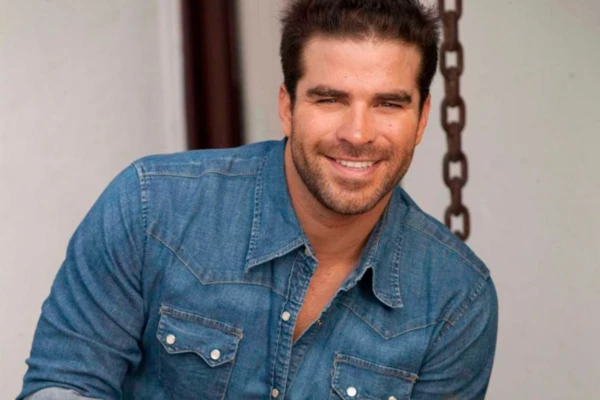 El actor venezolano Alejandro Nones está en la Argentina contó que está soltero y quiere conocer a una mujer divertida