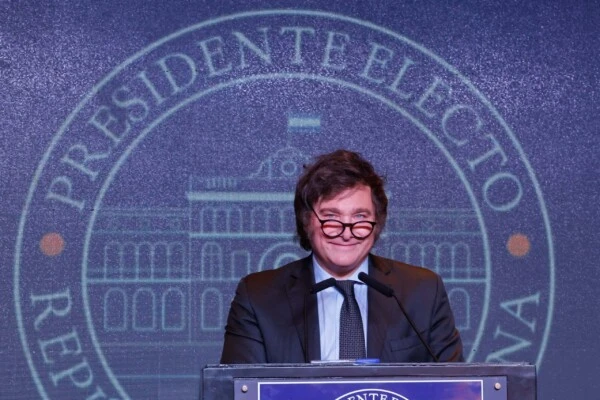 Javier Milei, presidente electo de Argentina, advirtió que "no hay lugar para la tibieza o las medias tintas"