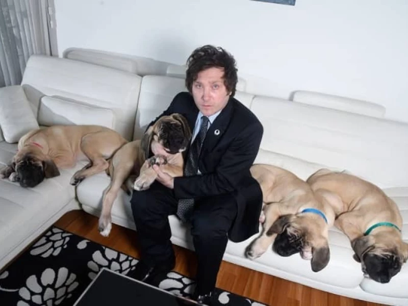 Javier Milei y sus perros clonados