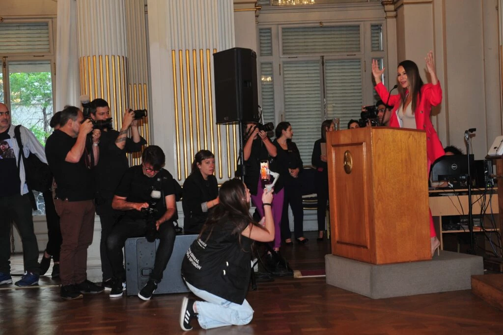 Pampita brindó un emotivo discurso y recordó la primera vez que vio a Valeria Mazza.