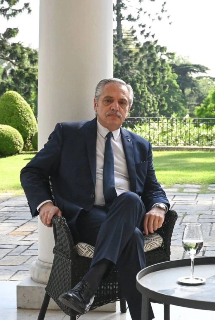 Alberto Fernández se mostró incómodo, de acuerdo al análisis de Hugo Lescano.