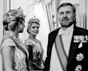 Máxima Zorreguieta y el rey Guillermo en su foto real por sus 10 años de reinado