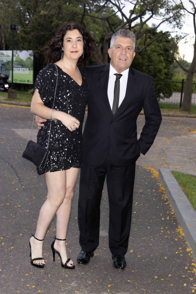 El periodista Javier Díaz con su esposa.