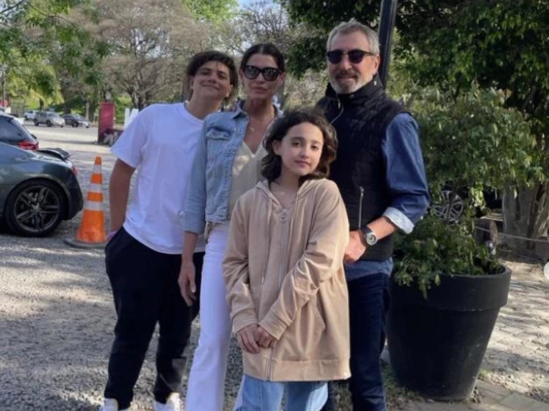 Pamela David y Daniel Vila junto a sus hijos. Foto redes sociales. 