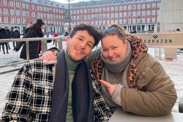 Itziar Castro y Sebastián Yatra