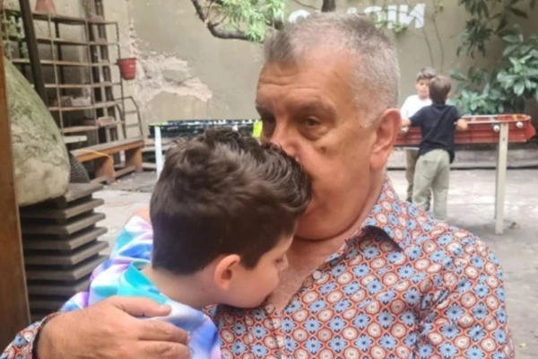 El tierno posteo de Luis Ventura para su hijo Antoñito en Navidad