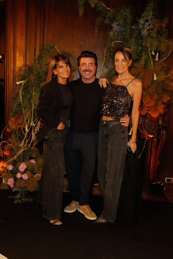 Javier Saiach junto a Teresa Calandra y Nequi Galotti. 