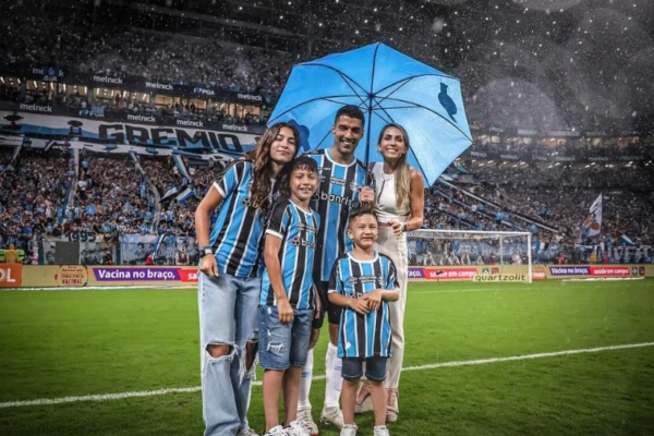 Luis Suarez se despide por la puerta grande de Gremio