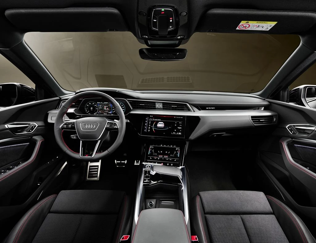 Audi Q8 e-tron edition Dakar