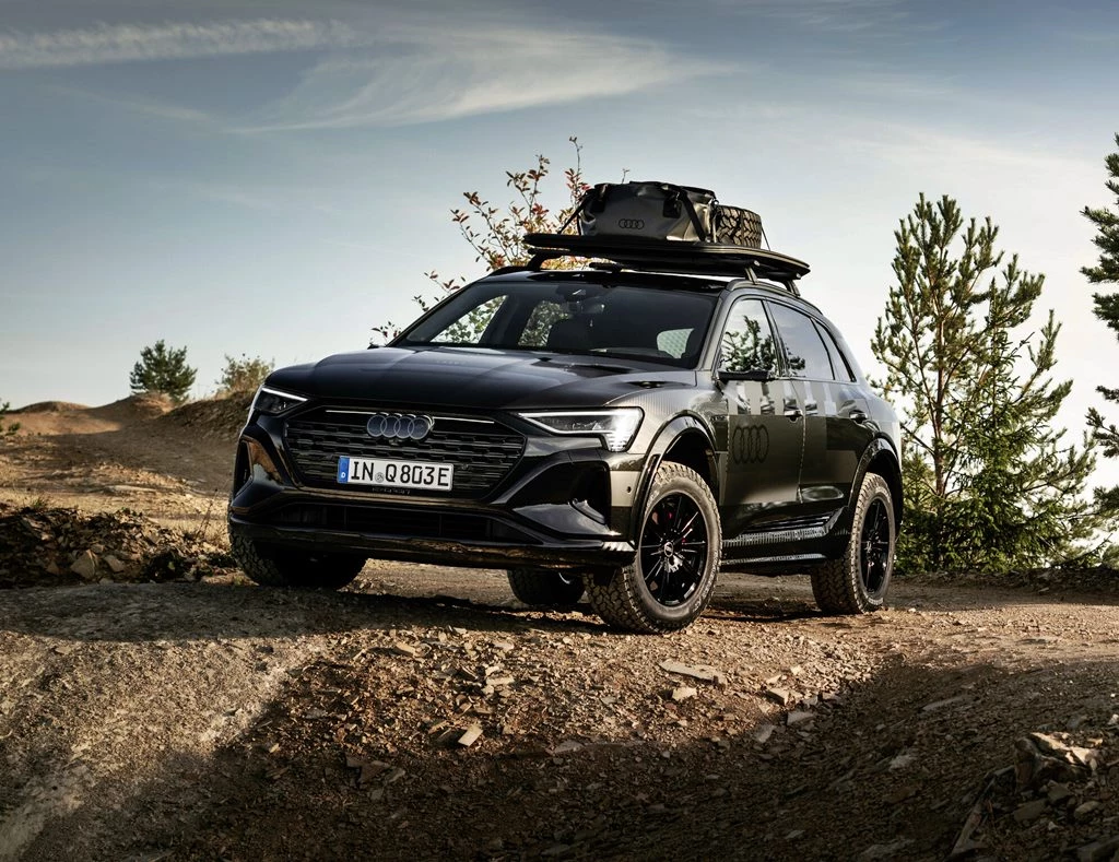 Audi Q8 e-tron edition Dakar