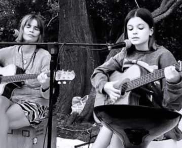 La especial serenata con la que Muna Pauls y Fabi Cantilo sorprendieron a Gastón por su cumpleaños
