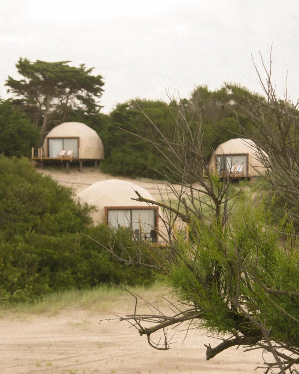 Los exclusivos domos en donde se hospedó Sandra Borghi. 