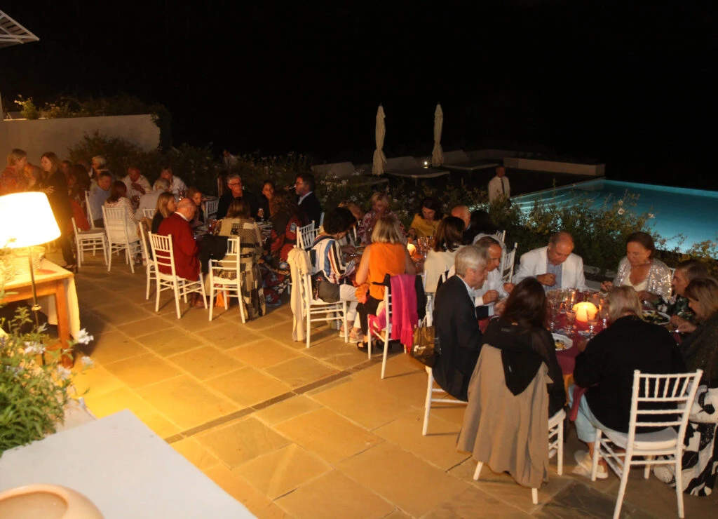 La cena al aire libre en la que Paola Marzotto agasajó a sus invitados en Punta del Este