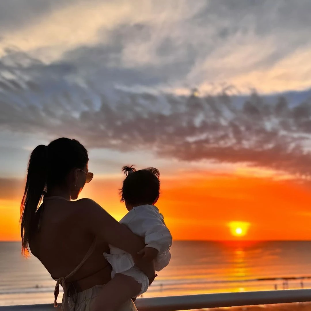 Barby y Sarah en una de las inigualables puestas de sol esteñas.