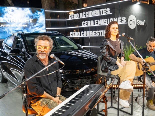 Show de Pablo y Mery Granados en el stand de Chevrolet en Cariló