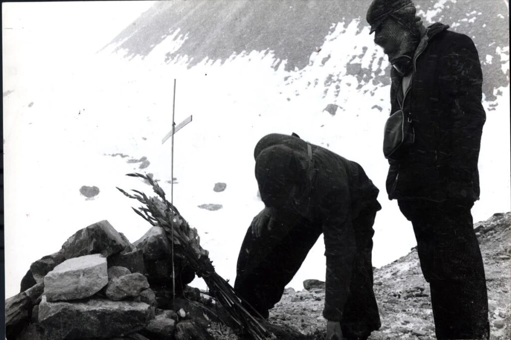 GENTE en el Valle de las Lágrimas