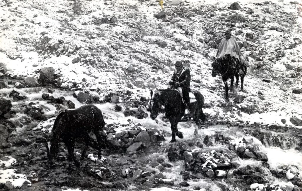 GENTE en el Valle de las Lágrimas