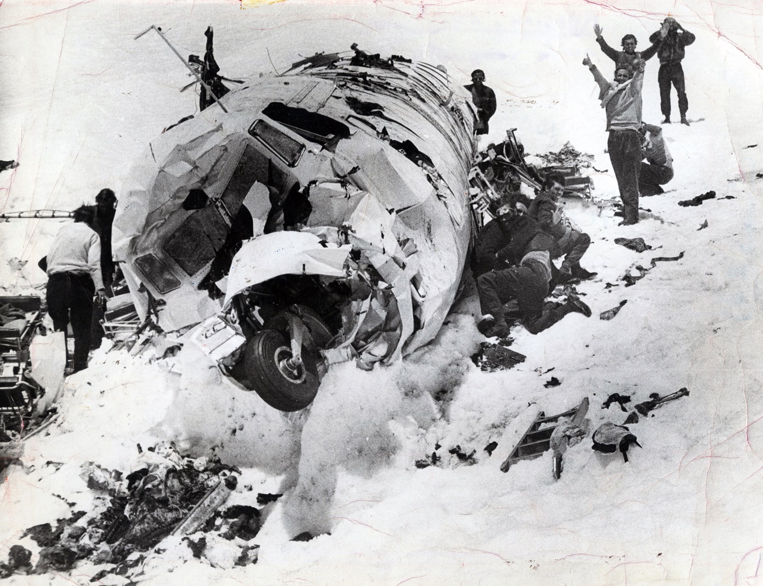 La comparación entre 'La sociedad de la nieve' y las imágenes reales del  accidente de los Andes - Meristation
