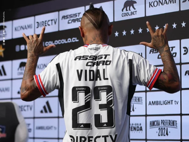 Arturo Vidal vuelve a Colo Colo
