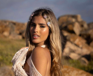 Las fotos más destacadas de Julieta Poggio en la Casa de Mar de la revista GENTE