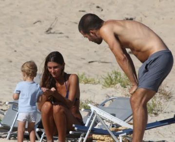 Lola Latorre en José Ignacio con la flia de su novio
