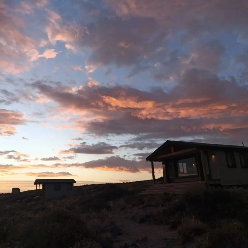 Glamping en Parque Azul Patagonia, equilibrio perfecto entre las comodidades y el estilo rústico