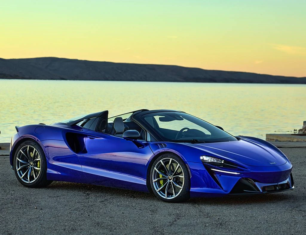 McLaren Artura Spider