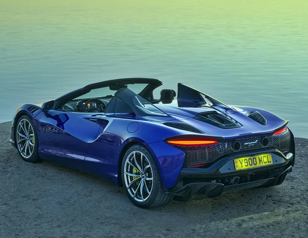 McLaren Artura Spider