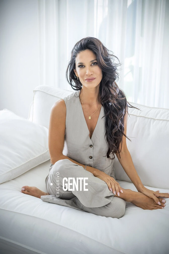 “A mi marido lo agregaron al grupo de Whatsapp de la familia el 25 de agosto de 2022 cuando me casé. No lo sumaban porque no estábamos casados”, cuenta.